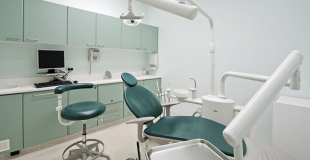 Multirisque professionnelle cabinet dentaire : comment choisir ? Quel coût ?