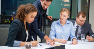 Rôle et fonction du management : définition et explications