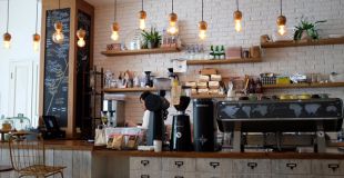 Mutuelle entreprise Hôtels, Cafés, Restaurants (HCR) : comment choisir ? Quel coût ?