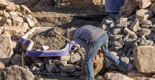 Garantie décennale maçon : comment choisir ? Quel coût ?