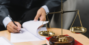 RC Pro huissier de justice : comment choisir ? Quel coût ?