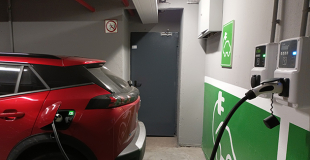 Borne de recharge copropriété : conseils et devis